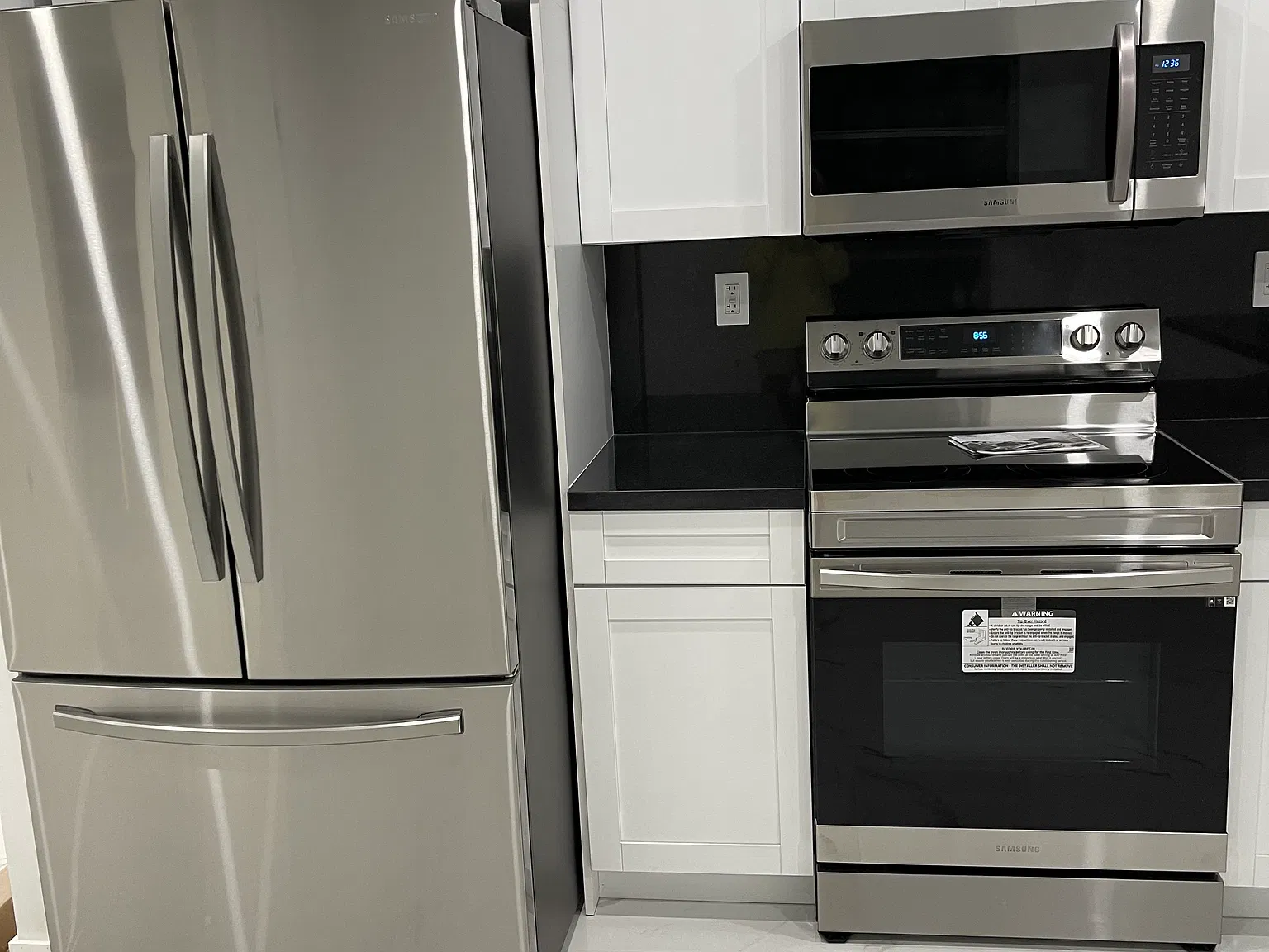 3 bed, 932 sqft, $2,900 — Photo 2