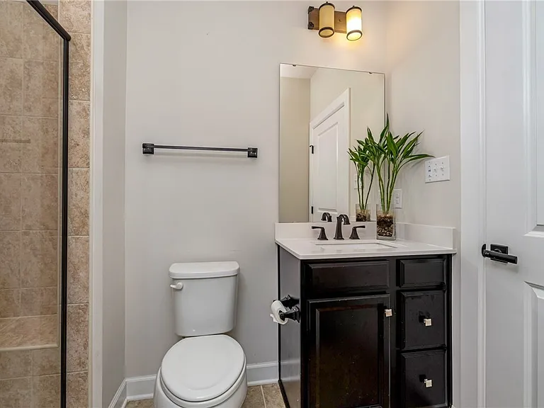 1702 Stevensan Dr — Photo 3