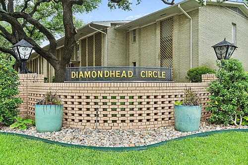 6367 Diamond Head Cir #D Photo 1