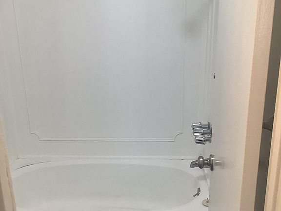 5th image of 210 S La Fayette Park Pl