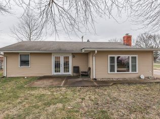 39 Maple St, Whiteland, IN 46184