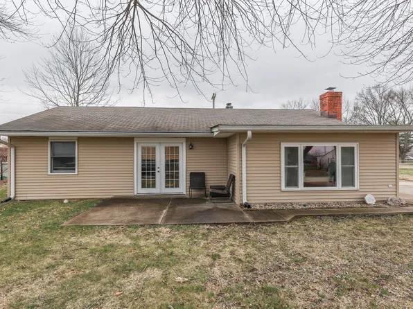 39 Maple St, Whiteland, IN 46184