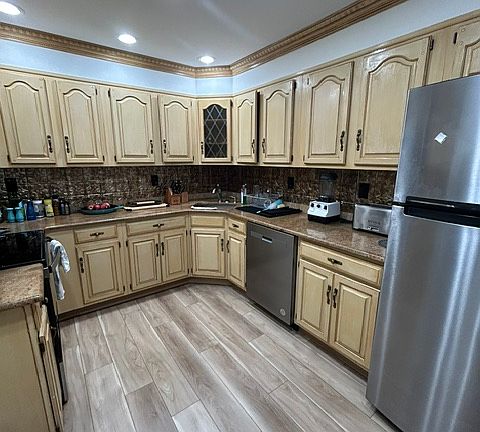 2nd image of 800 Bloomfield Ave APT 207