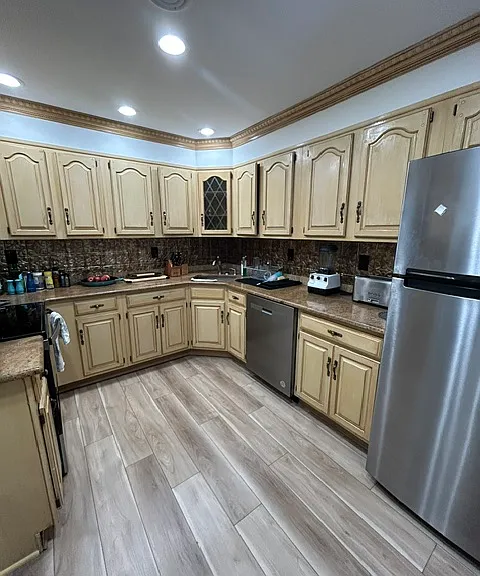800 Bloomfield Ave #207 — Photo 1