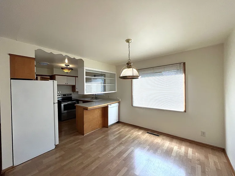 2310 Walnut St — Photo 4