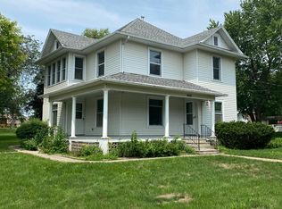 660 6th St, Waukee, IA 50263