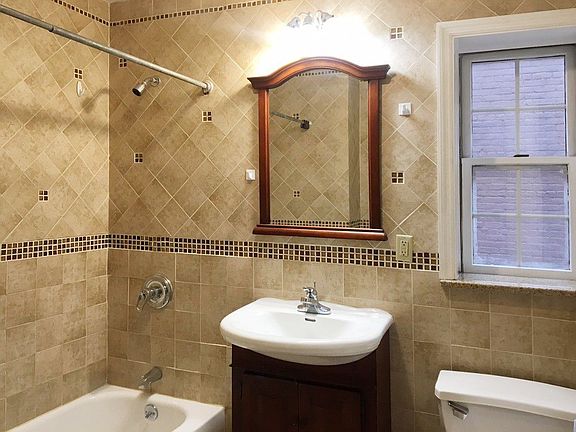 4th image of 1438 31st Dr APT 6