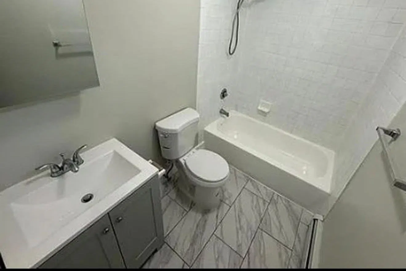 4 bed, $2,395 — Photo 3