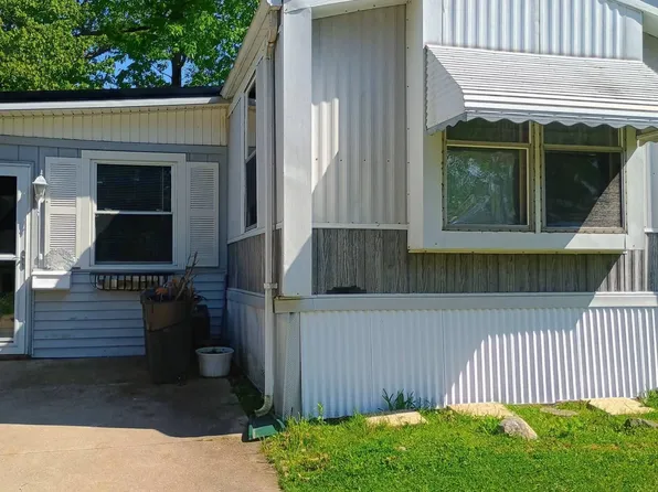 1637 Glenhaven Ln, Erie, PA 16509