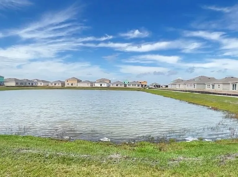 1430 Brentwood Dr — Photo 11