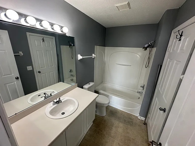 8254 Deering Oaks Dr — Photo 7