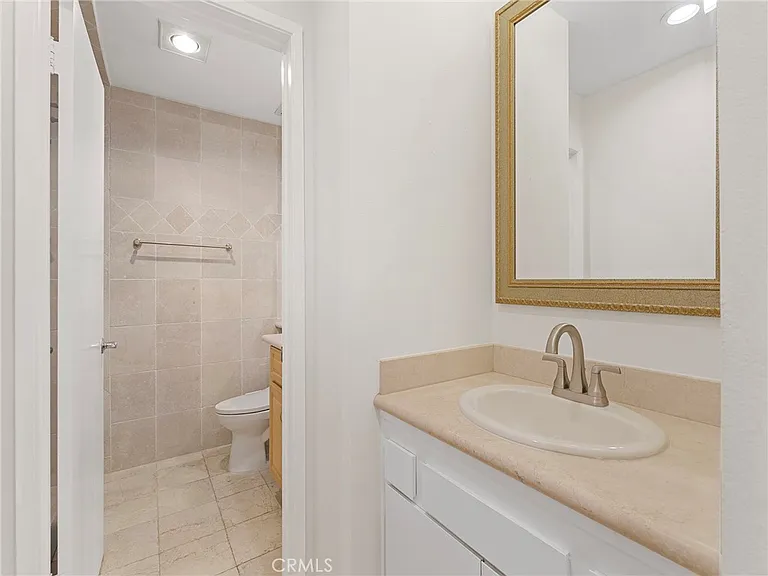 721 Esplanade #403 — Photo 17