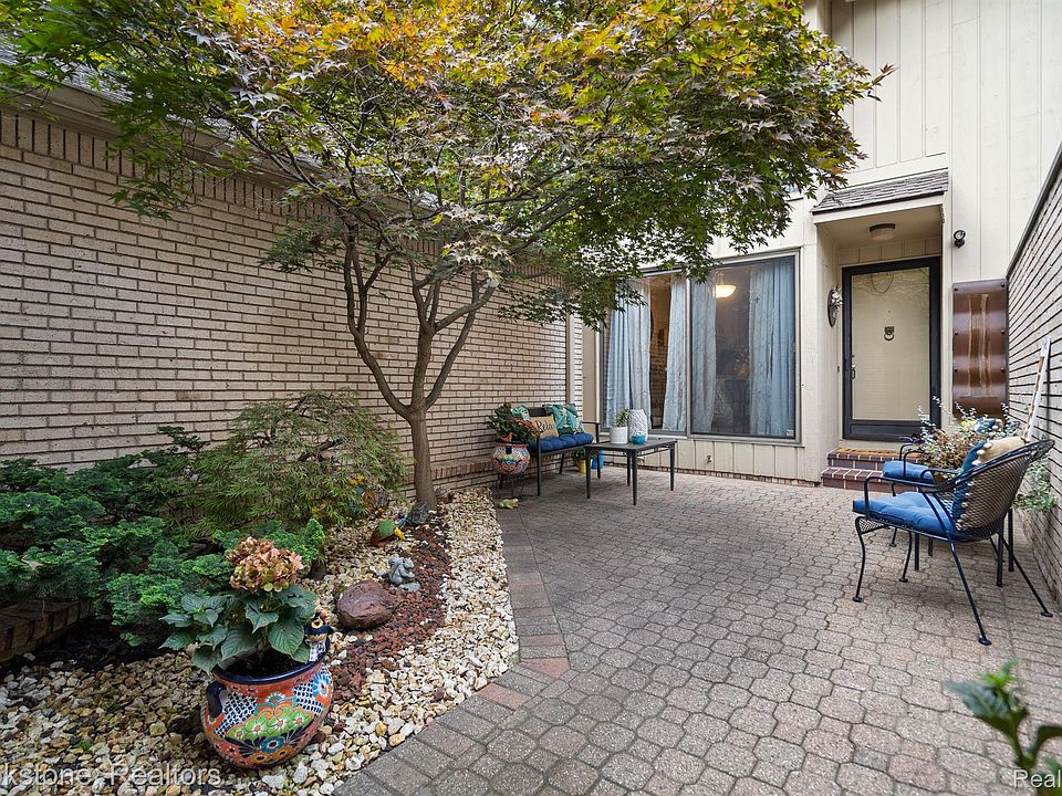 1st image of 1213 Woodcrest Cir