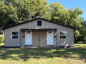 212 Clara St