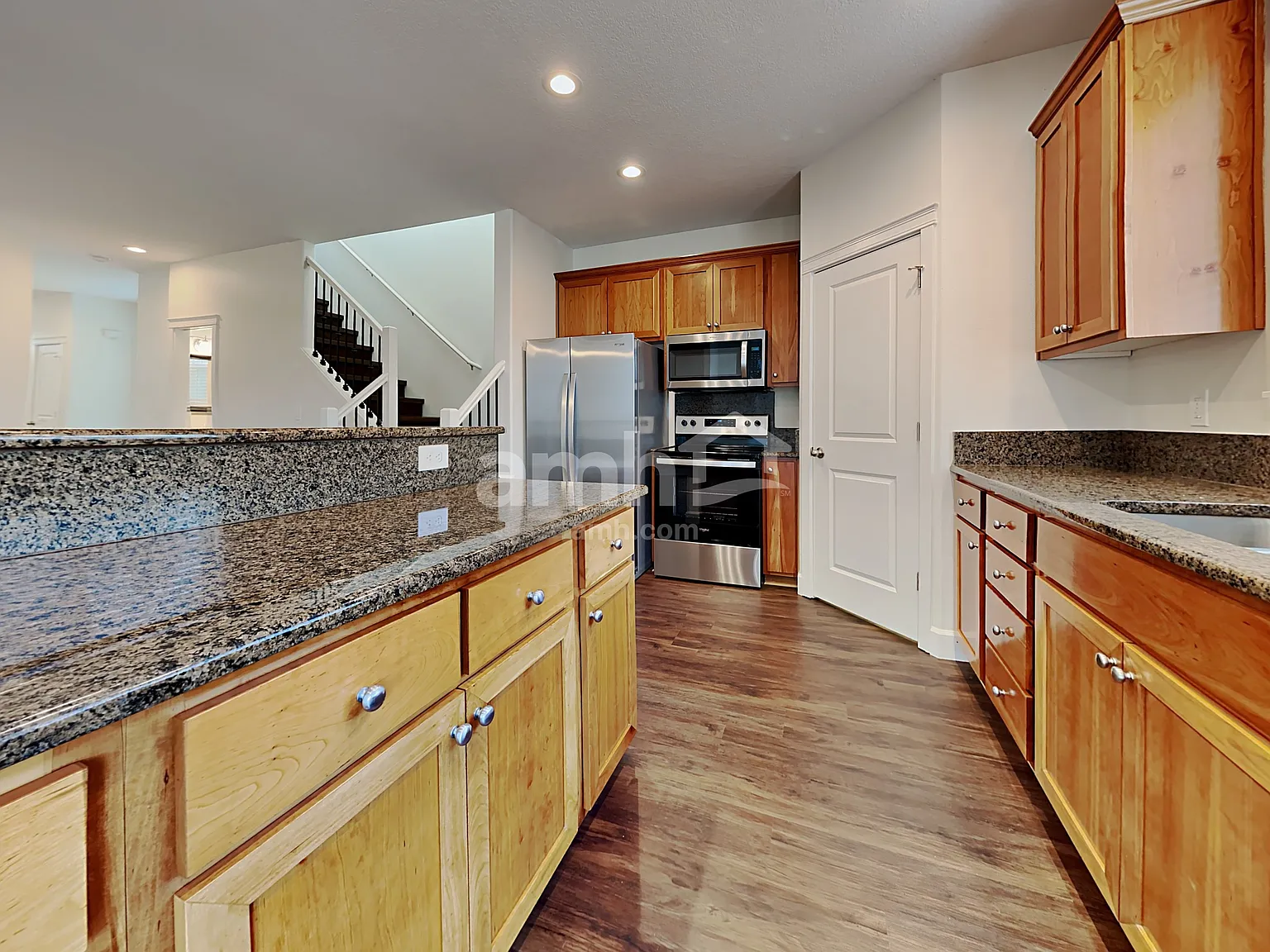 3 bed, 2.5 bath, 1998 sqft, $2,950 — Photo 3