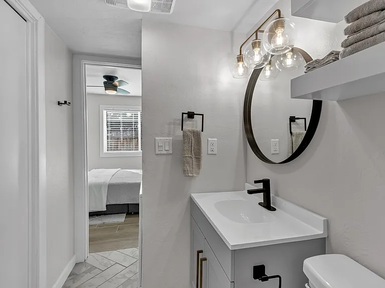 11550 N May Ave #106 — Photo 4