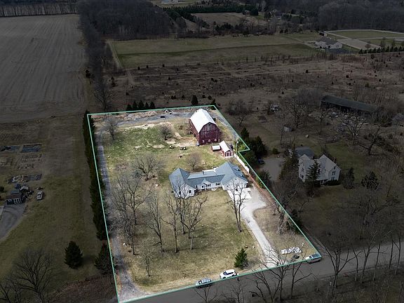 2nd image of 12760 Roepke Rd