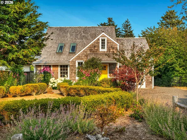 967 N Cottage Ave, Gearhart, OR 97138
