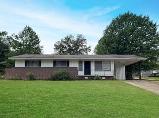 818 Newcomb Dr, Benton, AR 72015