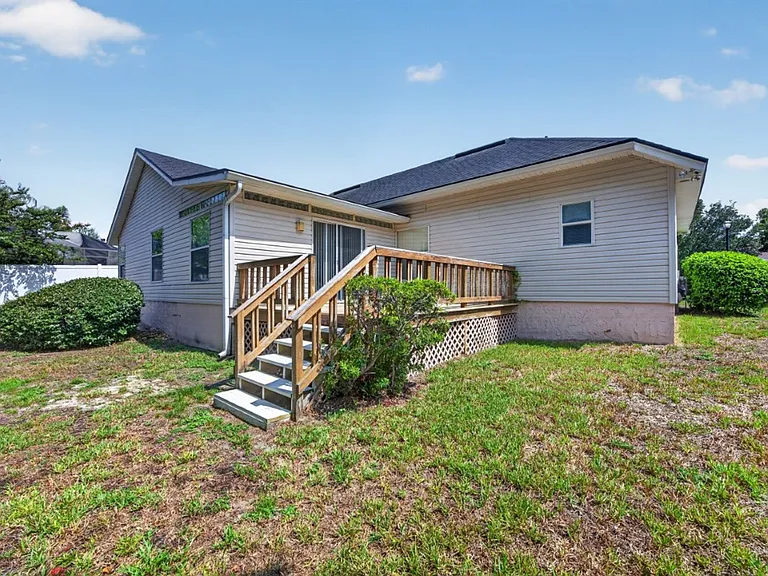 9256 Dale View Ln W — Photo 28
