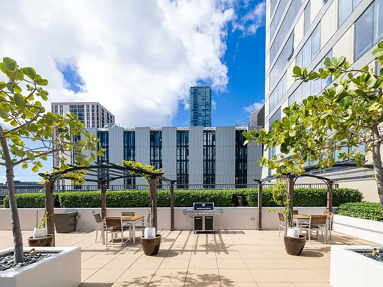 1009 Kapiolani Blvd #3804 — Photo 14