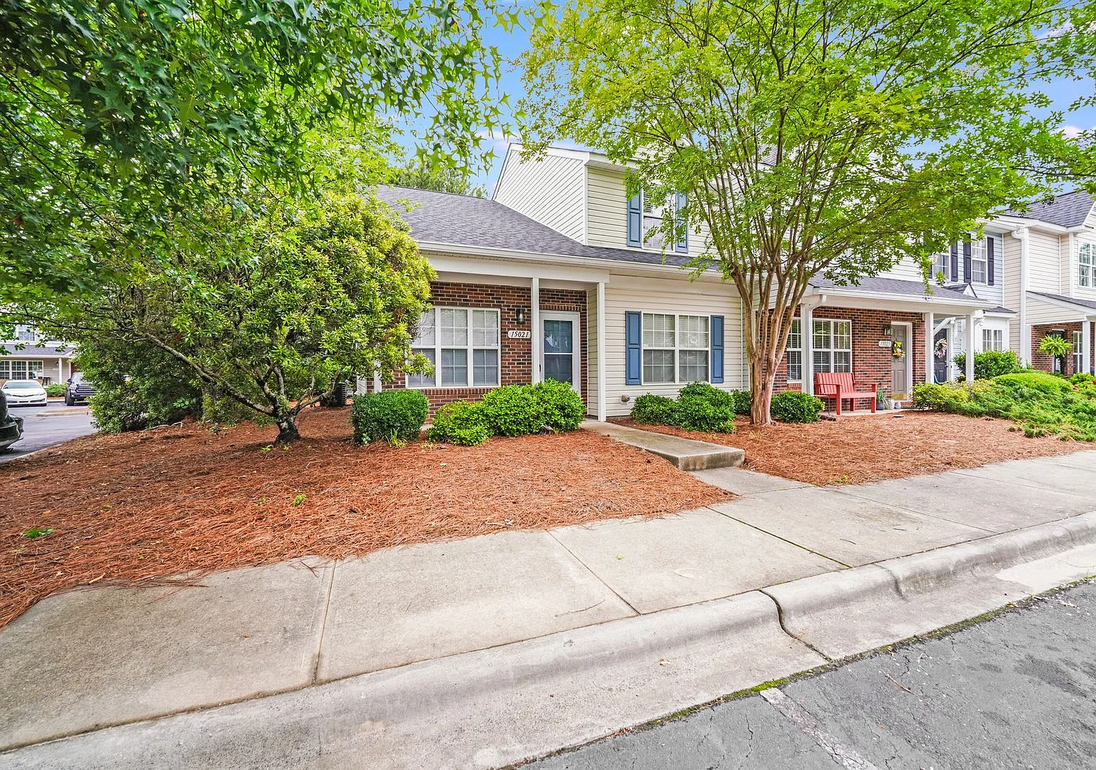 Coming Soon! Bennington Place Beauty 2 Beds, 2.5 Baths, Versatile Loft & More! — Photo 2