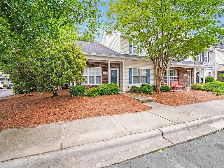15021 Deshler Ct — Photo 2