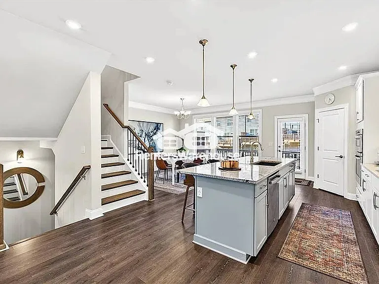 1342 Rosen Rd — Photo 2