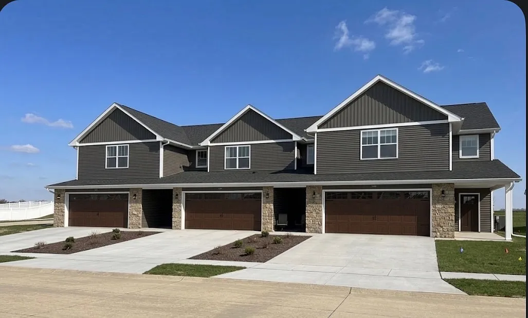 3 bed, 2.5 bath, 1526 sqft, $2,595 — Photo 1