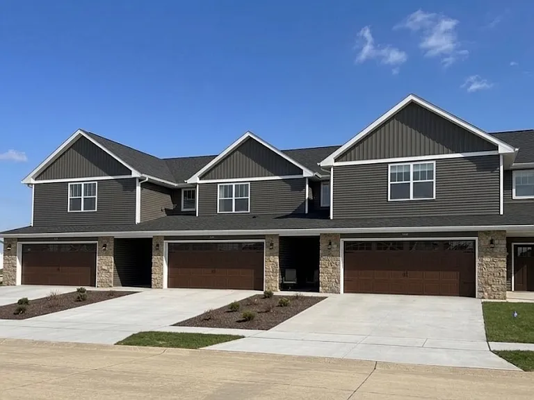620 Clayton Cir — Photo 1