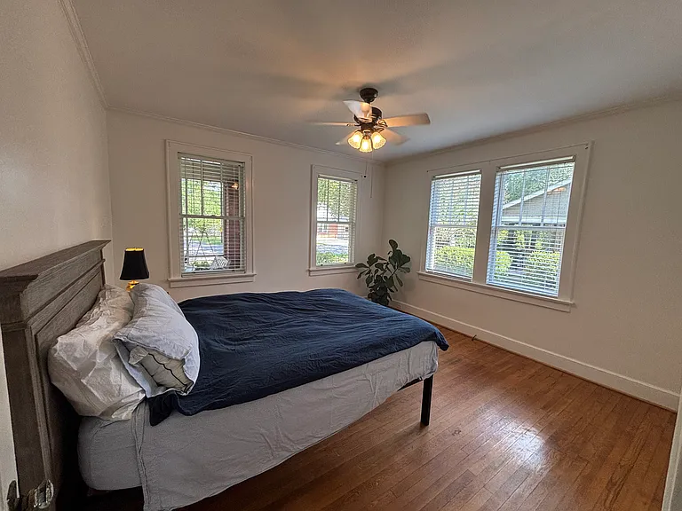407 S Walker St — Photo 1