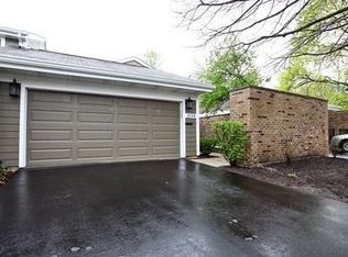 2134 Timber Ln, Wheaton, IL 60189