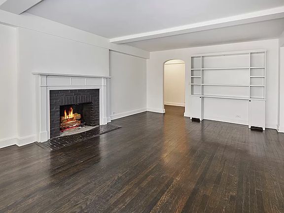 3rd image of 414 E 52nd St APT 4F