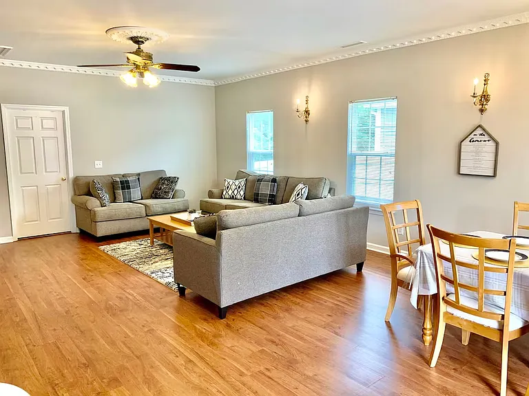 1012 Moreland Ave — Photo 5