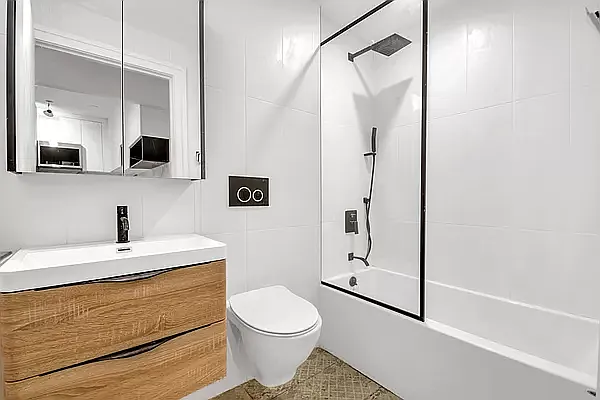 Rented by Avenues Real Estate | media 8