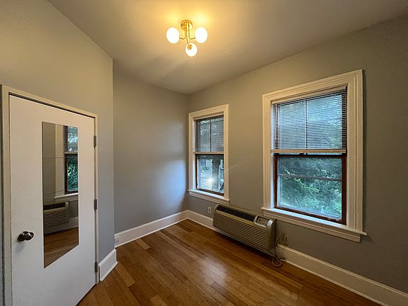 4th image of 302 Benefit St Unit 4