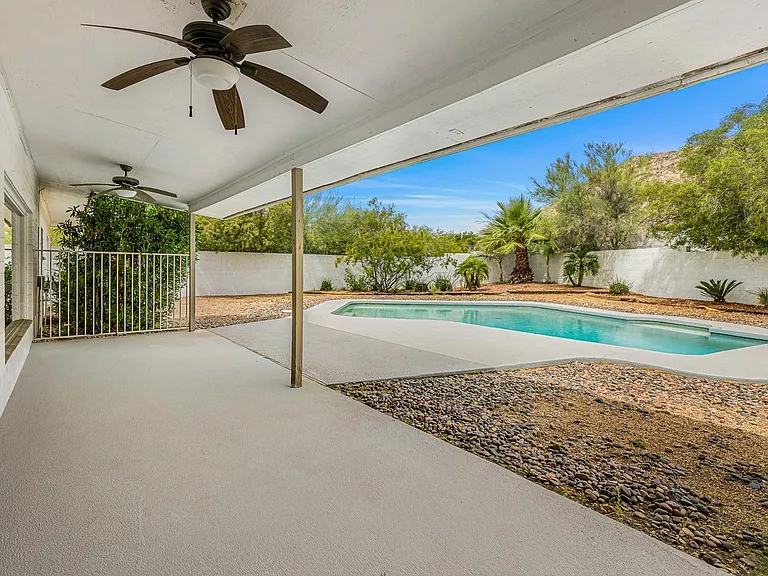 6724 N 58th Pl — Photo 19