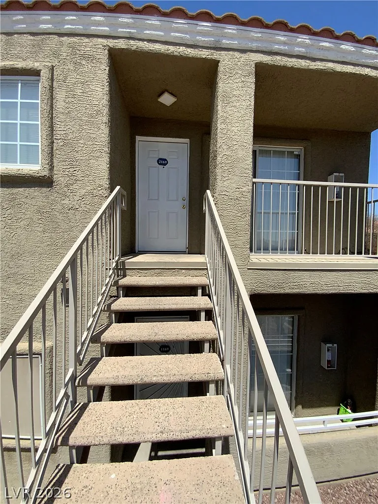 3 bed, 2.0 bath, 1181 sqft, $1,399 — Photo 1