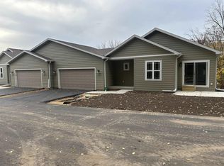 1427 Martiny Ct, Baraboo, WI 53913
