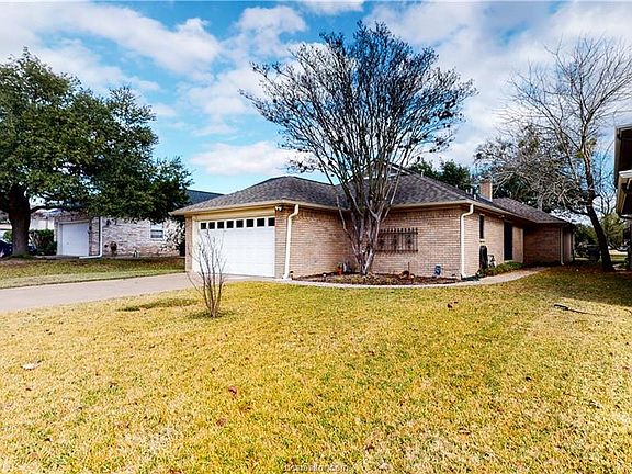 2nd image of 3002 Broadmoor Dr