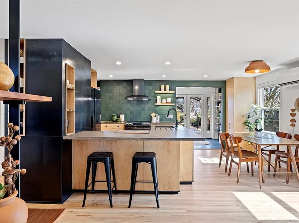 3812 50th Avenue SW, Seattle, WA 98116