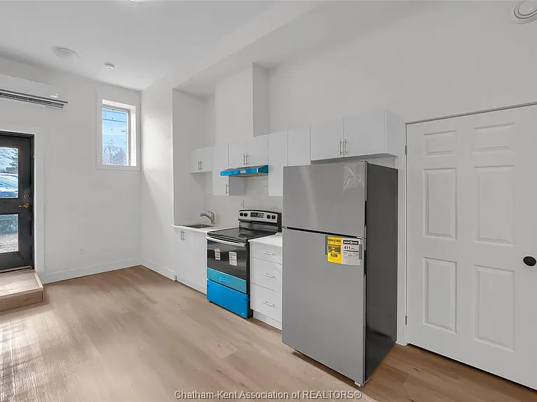 131 Main St #2 — Photo 3