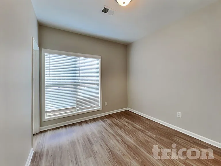 112 Oldham Way — Photo 13