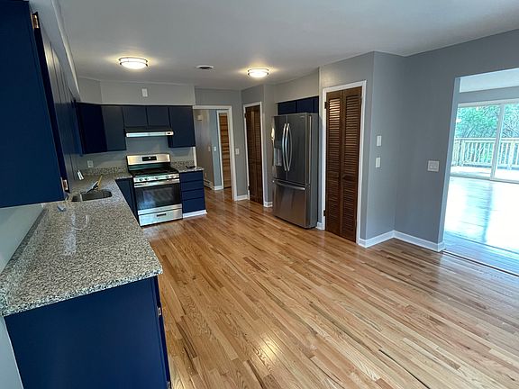 4th image of 560 Cortland St #1