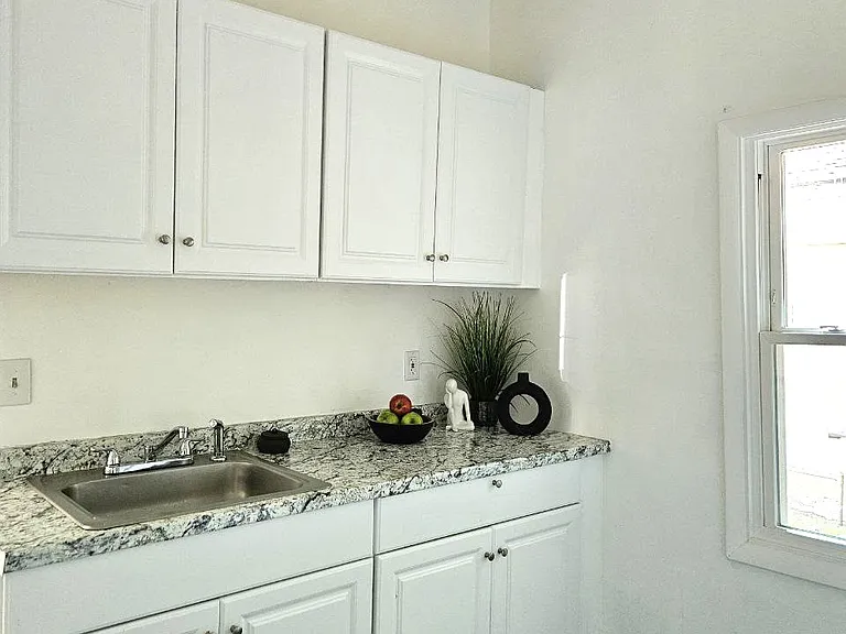 916 Middle St #915 — Photo 11