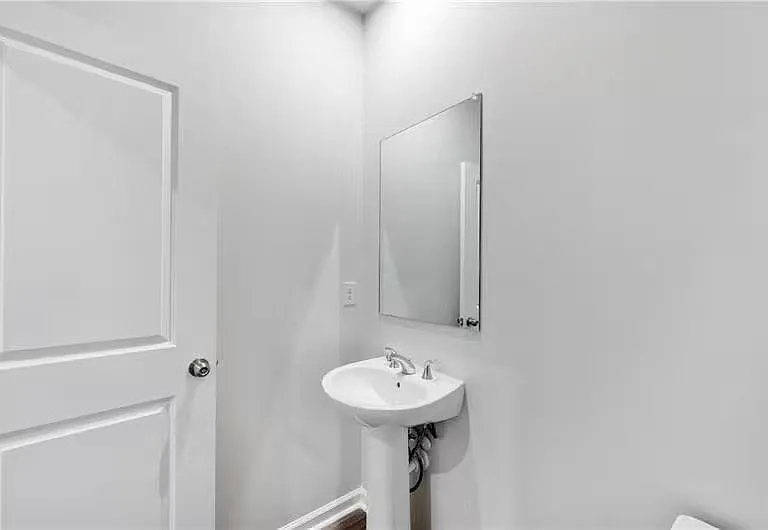 1004 Taylor Ct — Photo 42