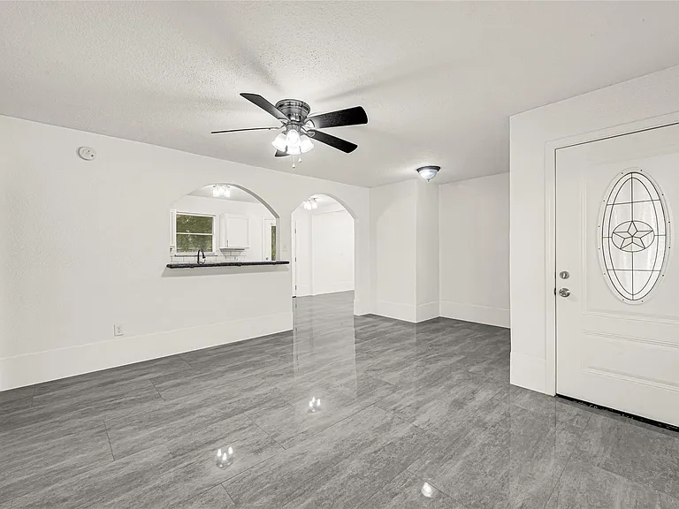 506 Edgebrook Dr — Photo 5