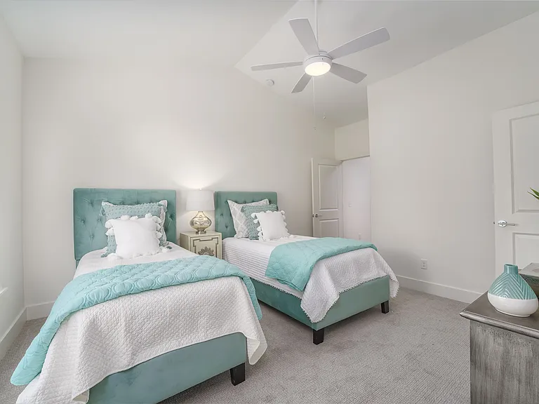 225 Ribbon Ln — Photo 4