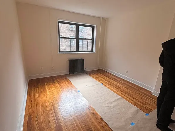 20-64 21st St #1C, Astoria, NY 11105