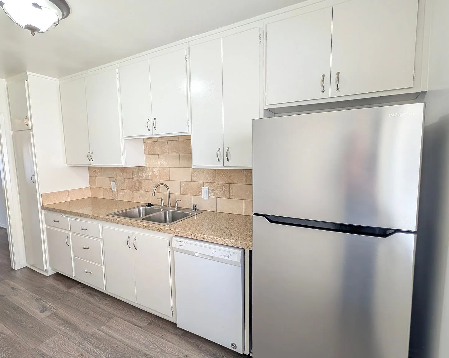 Dickens Garden Apartments — Photo 2